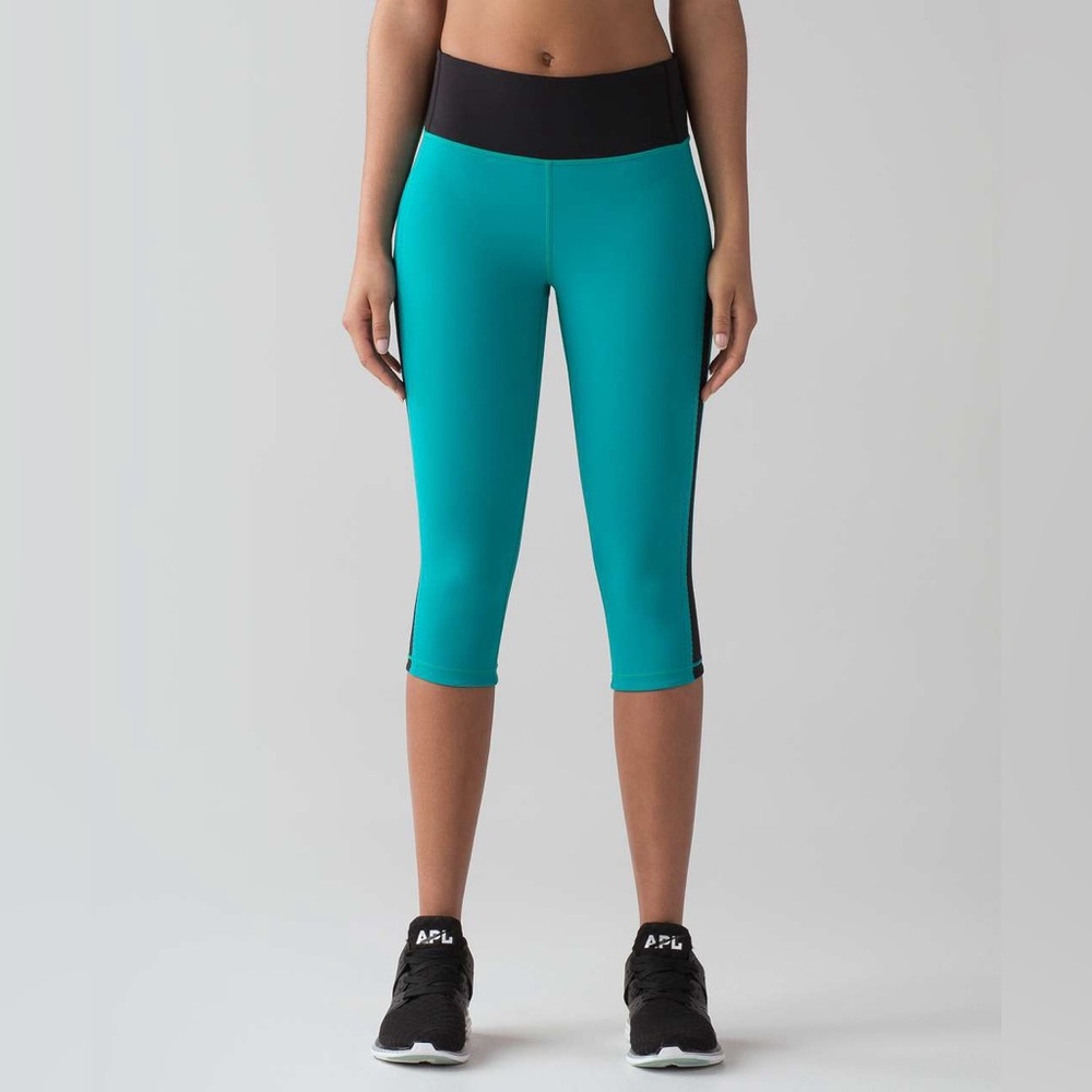 Lululemon Smooth Stride Crop (17" )